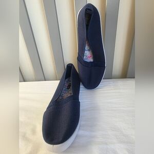 Take A Walk Navy Blue Womens Canvas Slip-On Shoes Size 9